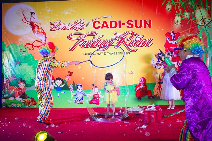 Hàng trăm em nhỏ CADI-SUN Hải Dương vui hội trăng Rằm